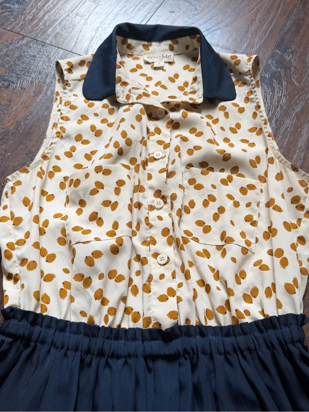 Women Sleeveless Yellow Printed Top with Navy Pleated Skirt Dress - Picture 4 of 9